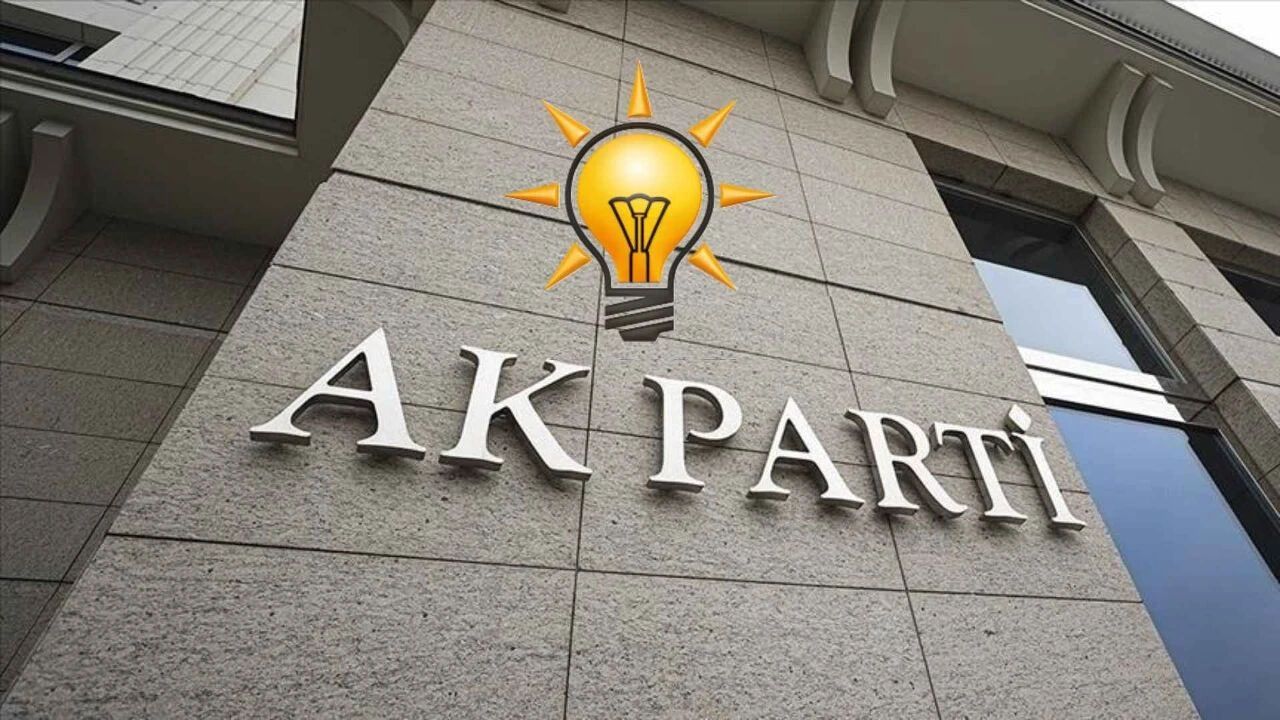 AK Parti'de 4 İl Başkanı Görevden Alındı: Adana, Diyarbakır, Giresun ve Siirt Değişim Yaşadı