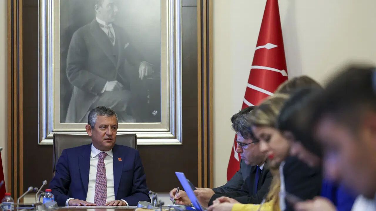 Özgür Özel: 'Kemal Bey, Ekrem Bey'e Cezaevindeyken Genel Başkanlık Teklif Etti'