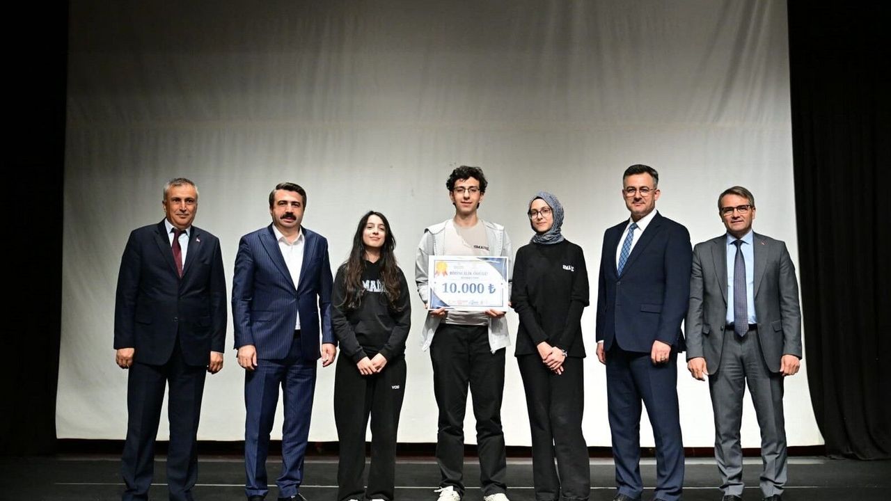 Liselerarası Veri Olimpiyatı: Merkez Anadolu İmam Hatip Lisesi Birinci Oldu