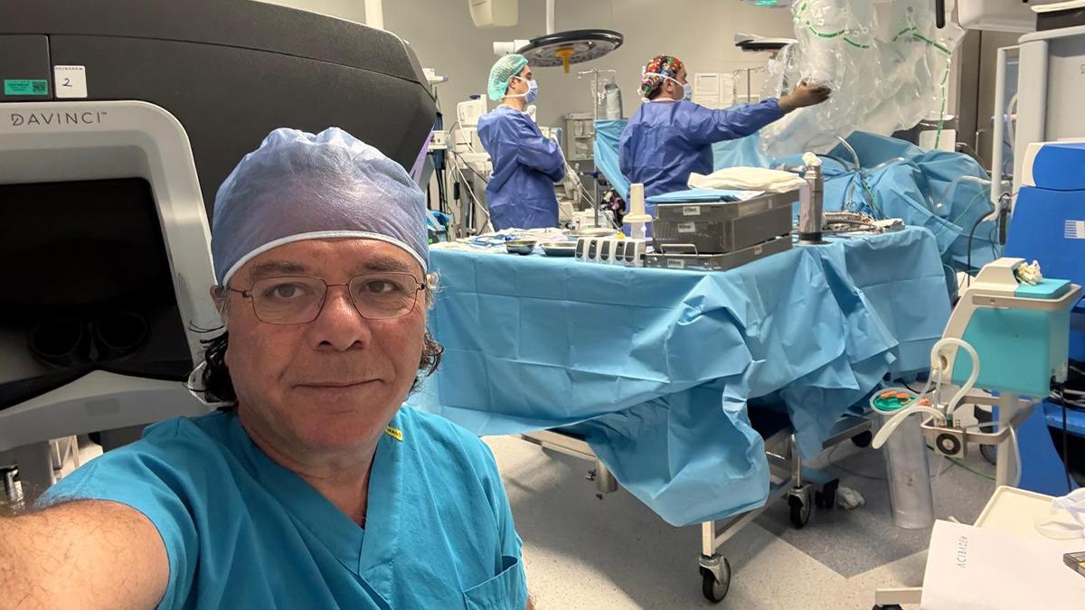 Prof. Dr. Oktar Asoğlu, İngiltere'de Canlı Ameliyat Gerçekleştirecek: Türk Tıbbı Uluslararası Arenada Temsil Edilecek