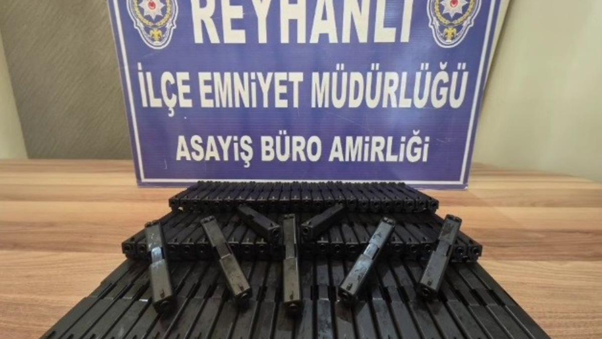 Hatay'da Otomobilin Bagajında 80 Adet Tabanca Sürgü Takımı Ele Geçirildi