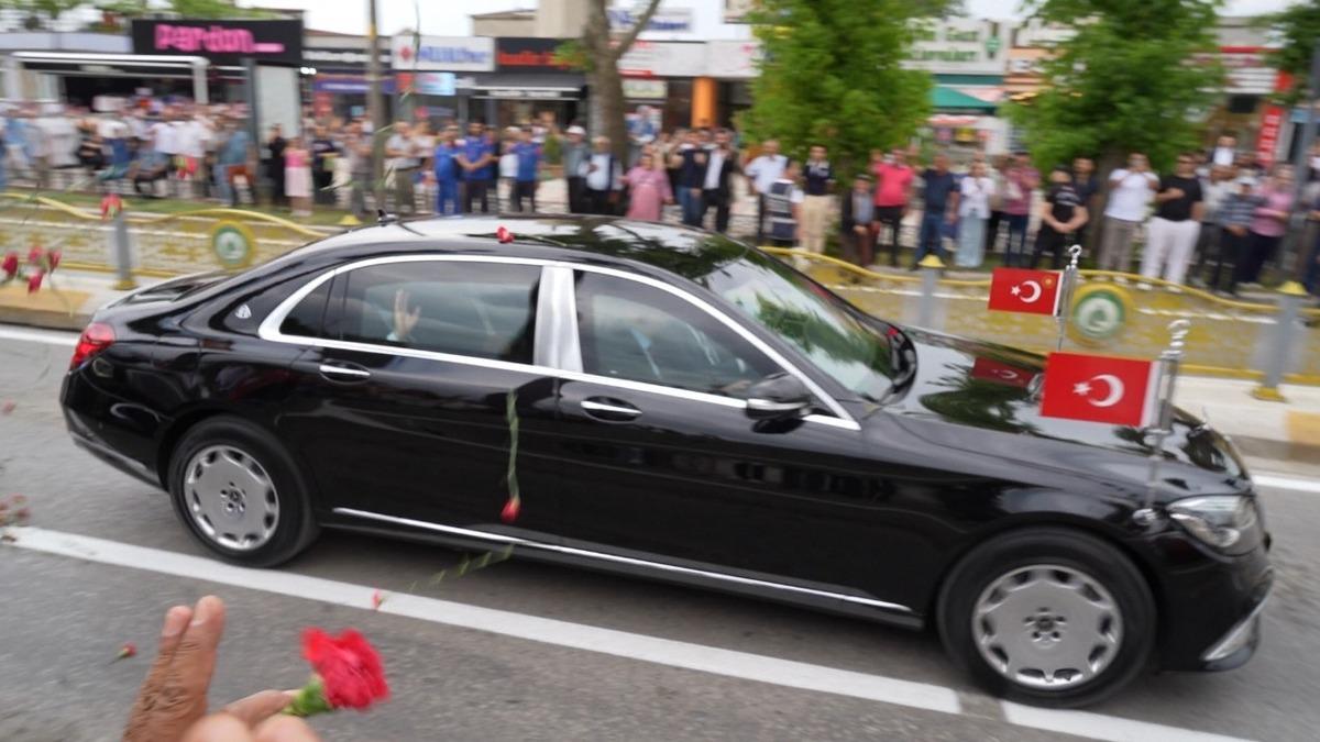 Cumhurbaşkanı Erdoğan Edirne'ye Geldi: Karanfillerle Karşılandı