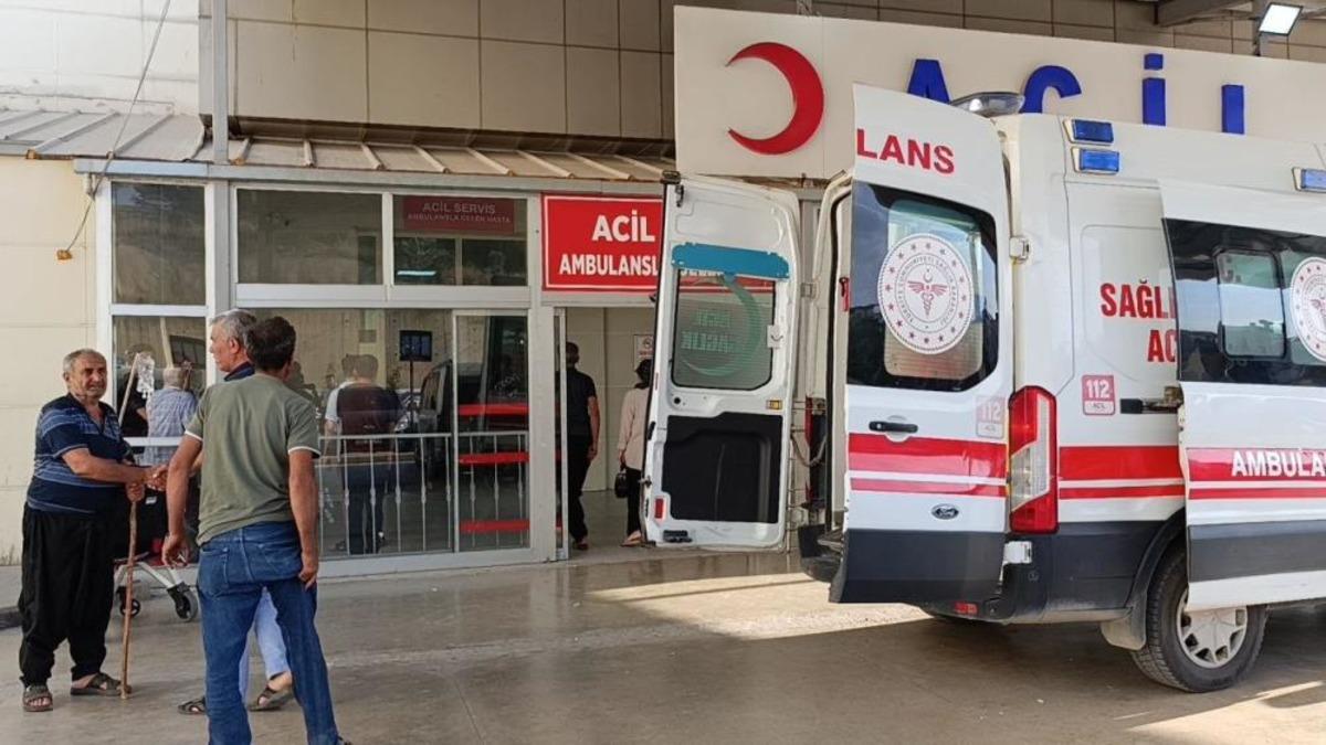 Kozan'da Traktör Kazası: Muhtar Ağır Yaralandı