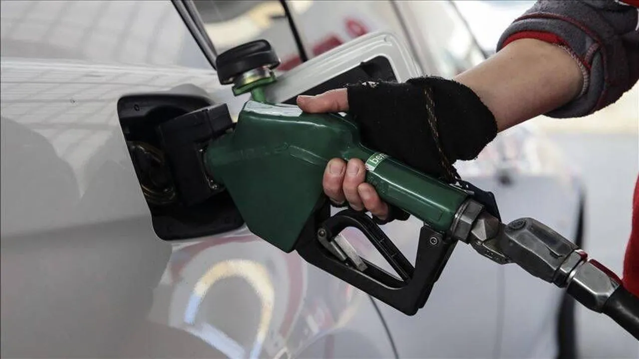 Motorine büyük zam! Akaryakıt fiyatlarında tabela değişti